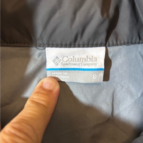 Columbia Men's Black and Gray Windbreaker - Picture 4 of 6